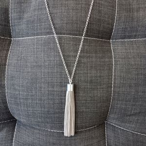 NWT A New day silver chain like necklace